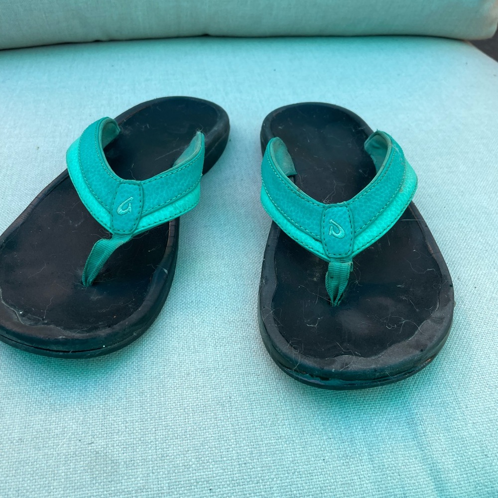 Oil Kai Ohana water friendly flip flops in sea/ mint green ombré. Super comfy ,